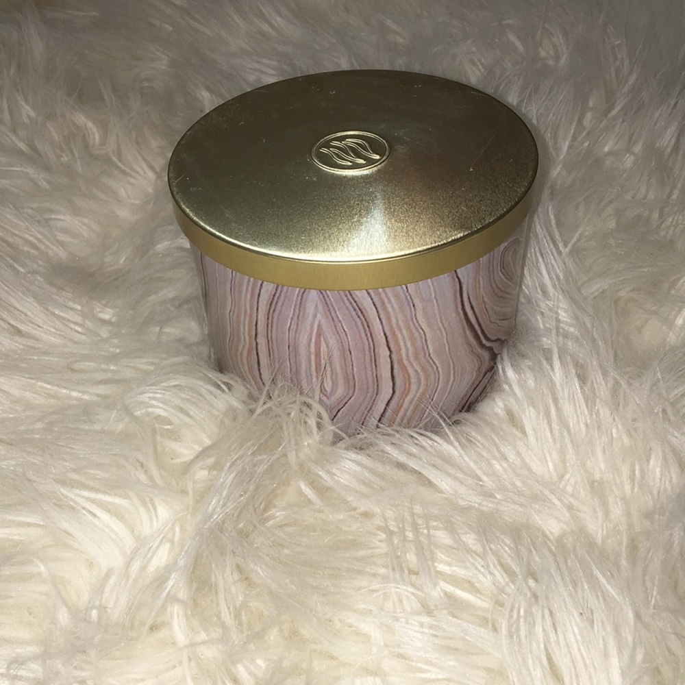 Cool vanilla fusion candle WHAT